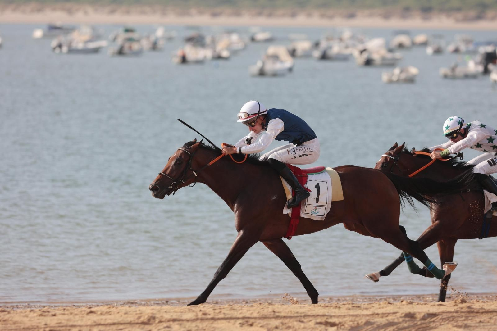 Imágenes del primer día de las Carreras de Caballos de Sanlúcar 2025