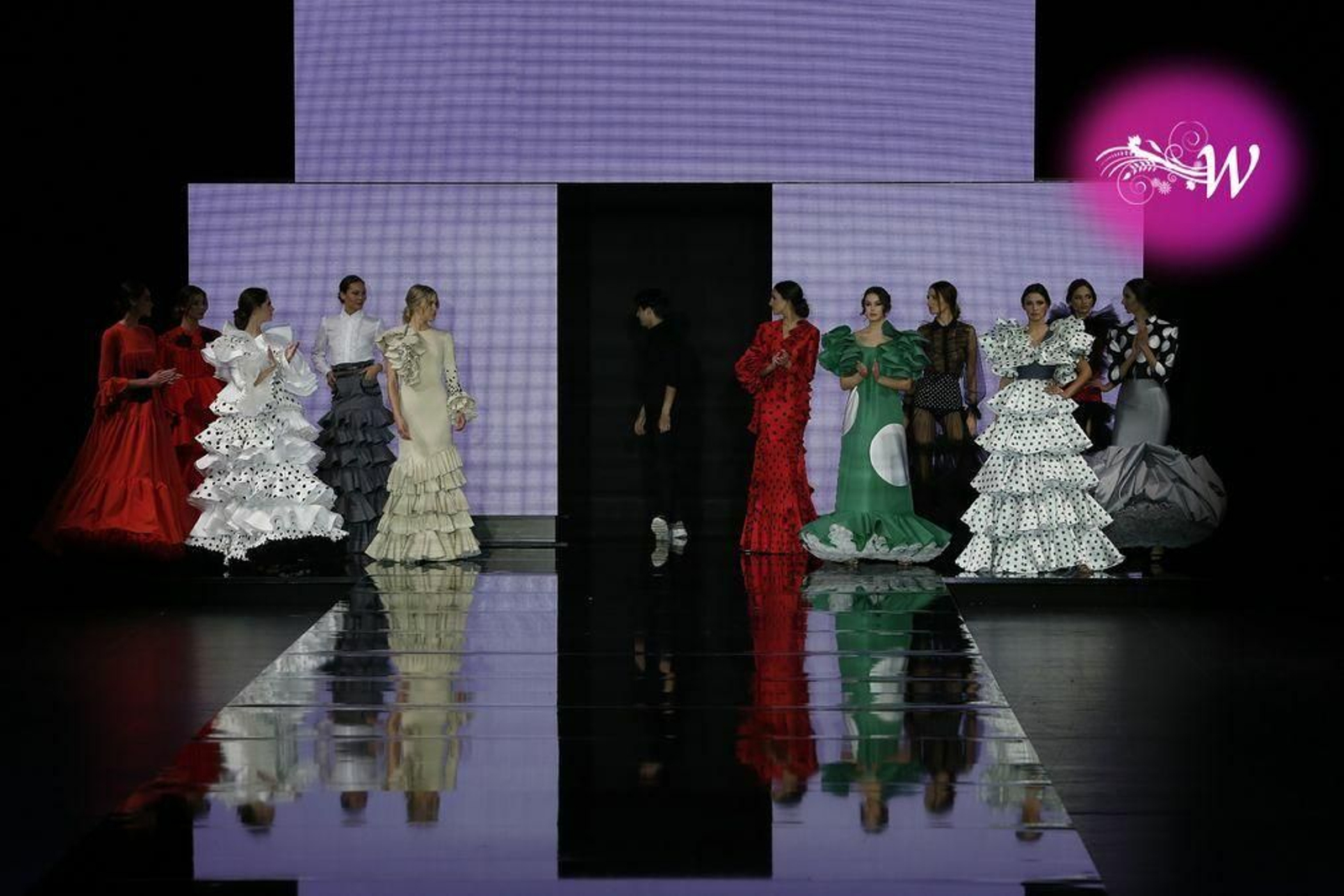 Así ha sido el desfile de Gil Ortiz en SIMOF 2020, todas las fotos de su colección de flamenca