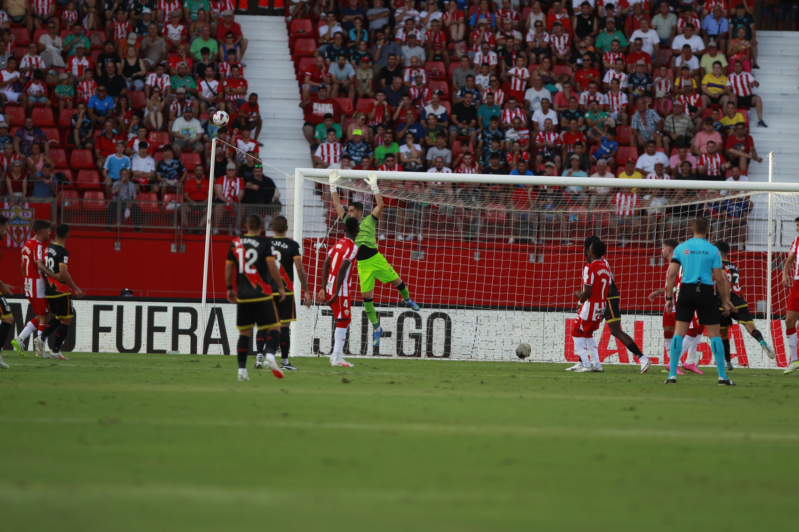 Imágenes del partido U.D. Almería-Rayo Vallecano