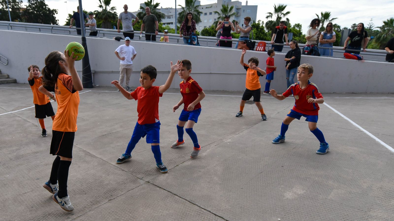 Las fotos de la I jornada de minibalonmano en el Puerta Europa de Algeciras