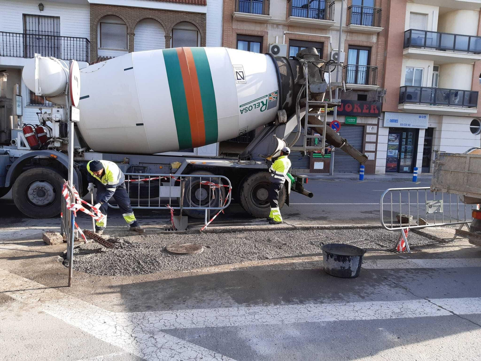 Obras en la avenida de Italia de la capital onubense.