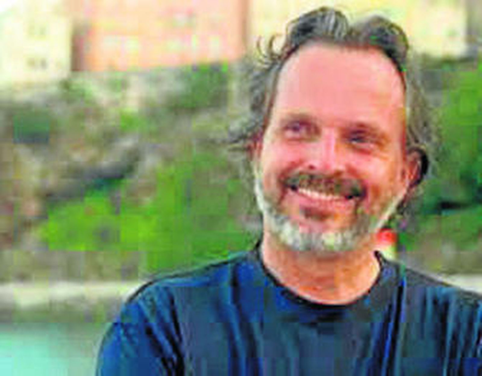 Miguel Bosé se muda a Panamá con sus hijos