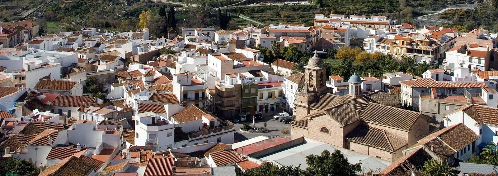 Además del gastronómico, Vélez de Benaudalla cuenta asimismo con un rico patrimonio histórico y monumental.