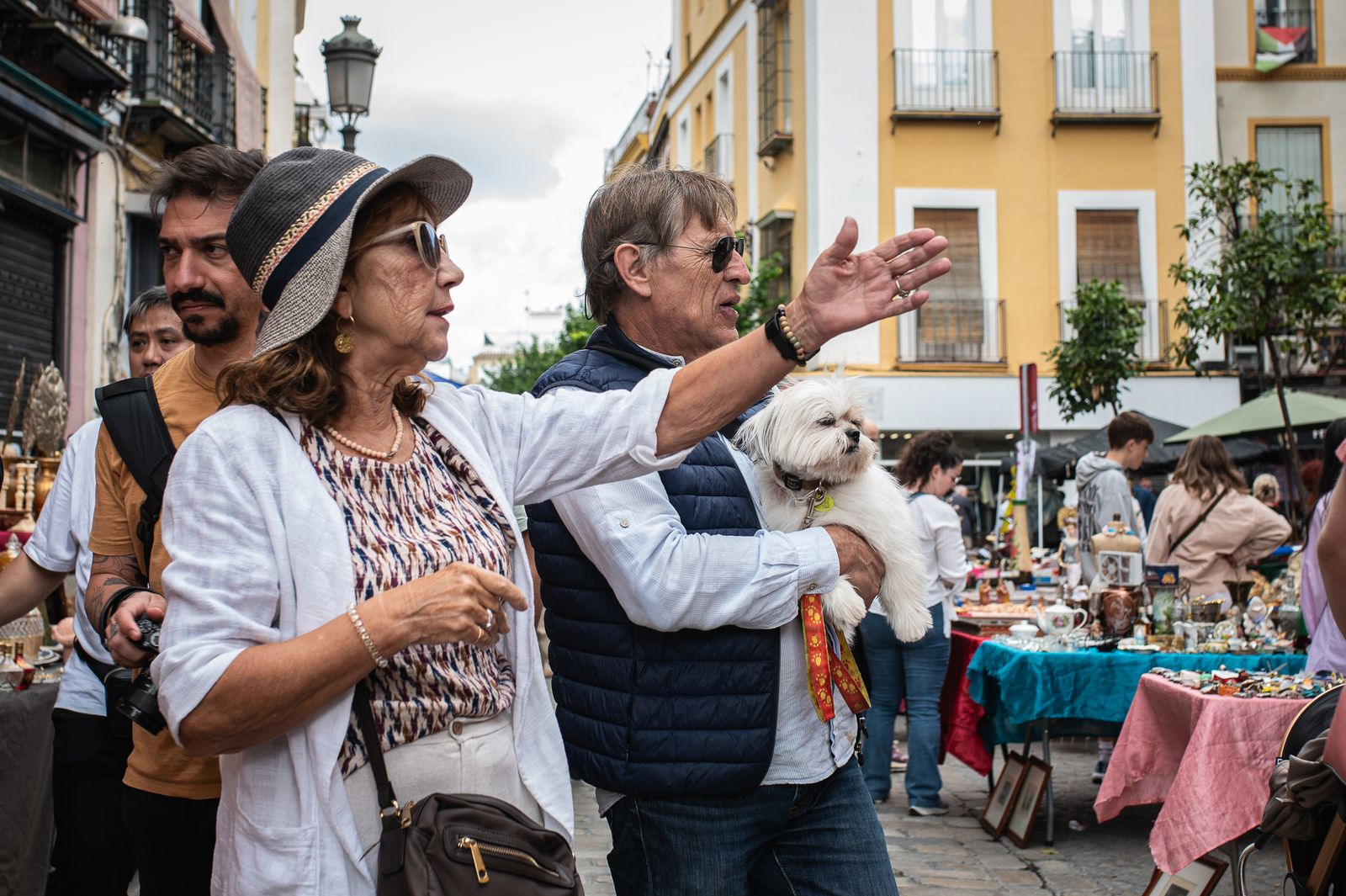 Una mañana en el mercado del jueves de la calle Feria