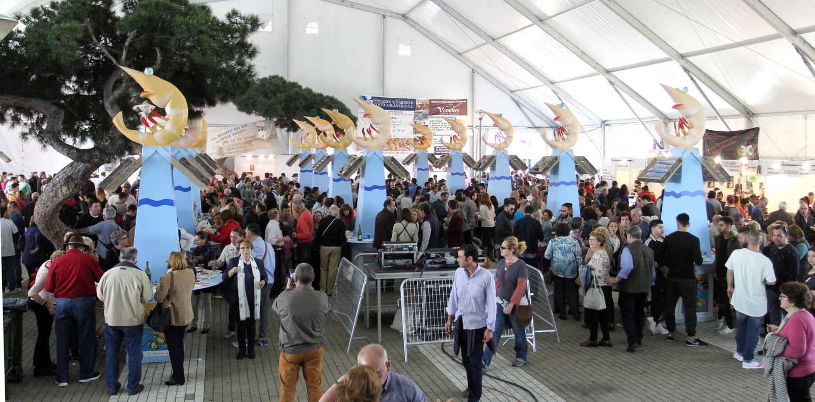 Carpa de la Feria de la Gamba, la Chirla y el Boquerón de la edición de 2016.