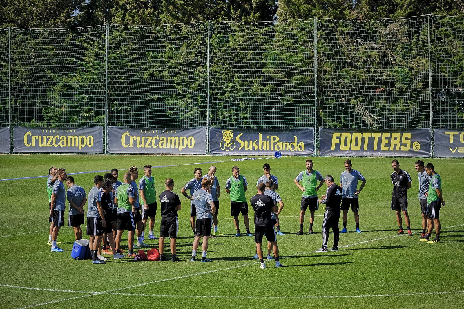 Un entrenamiento del Cádiz, en una imagen de archivo.