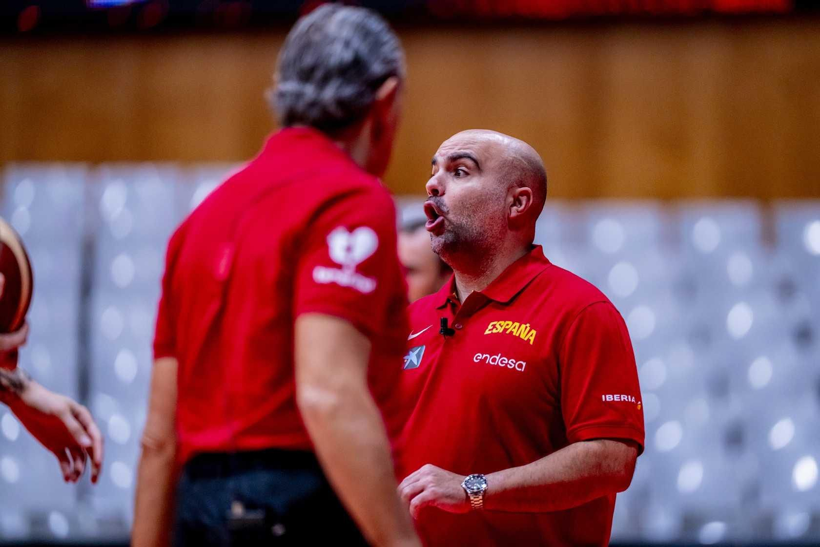 España se entrena en el Olímpic de Badalona con Alberto Díaz de espectador