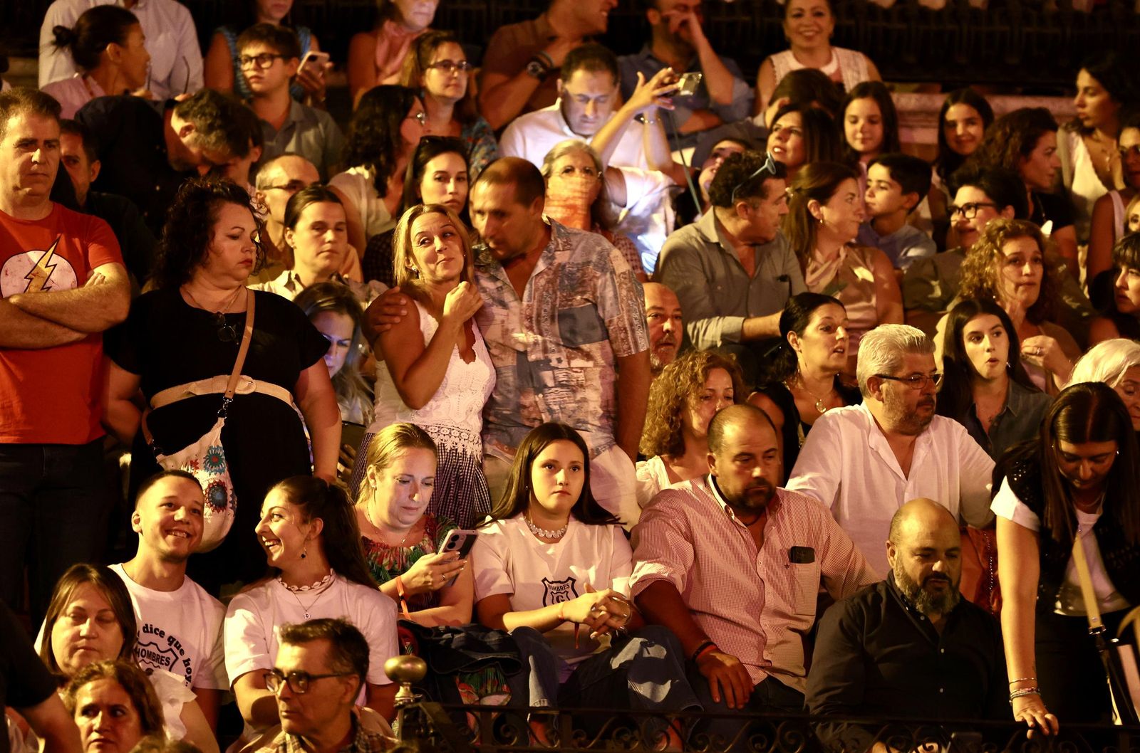 Búscate en el concierto de Hombres G