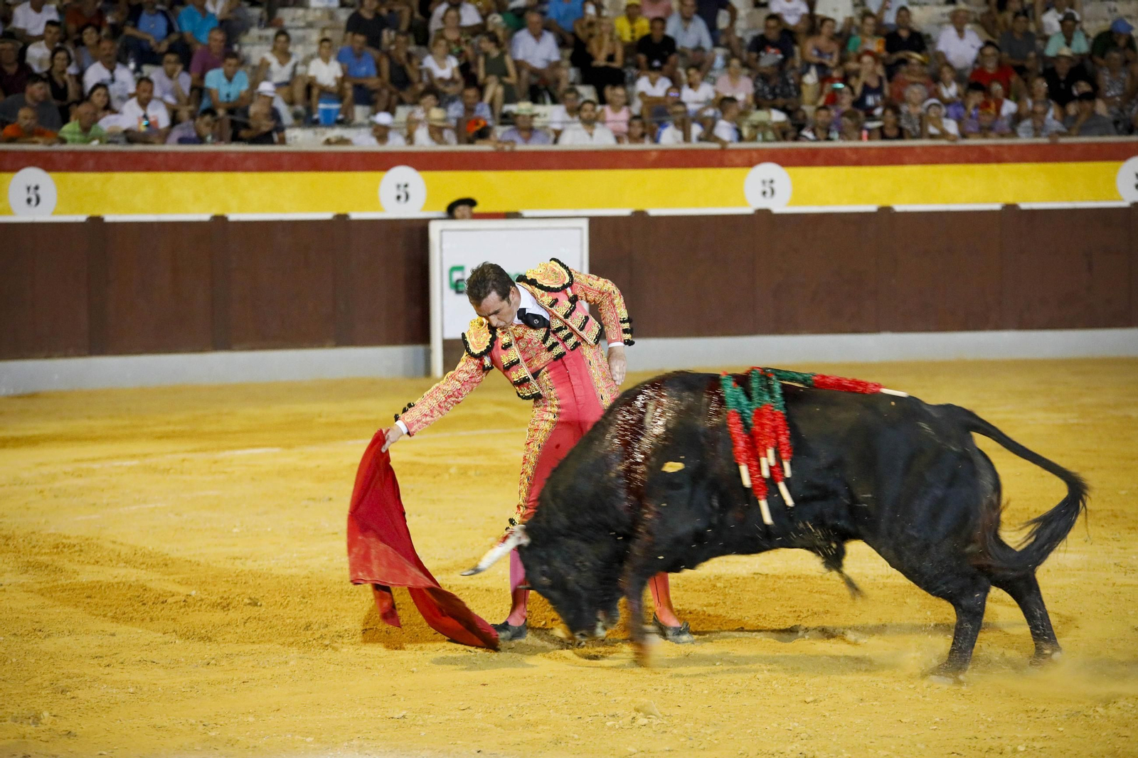 Corrida de toros Berja con un toro indultado, en imágenes