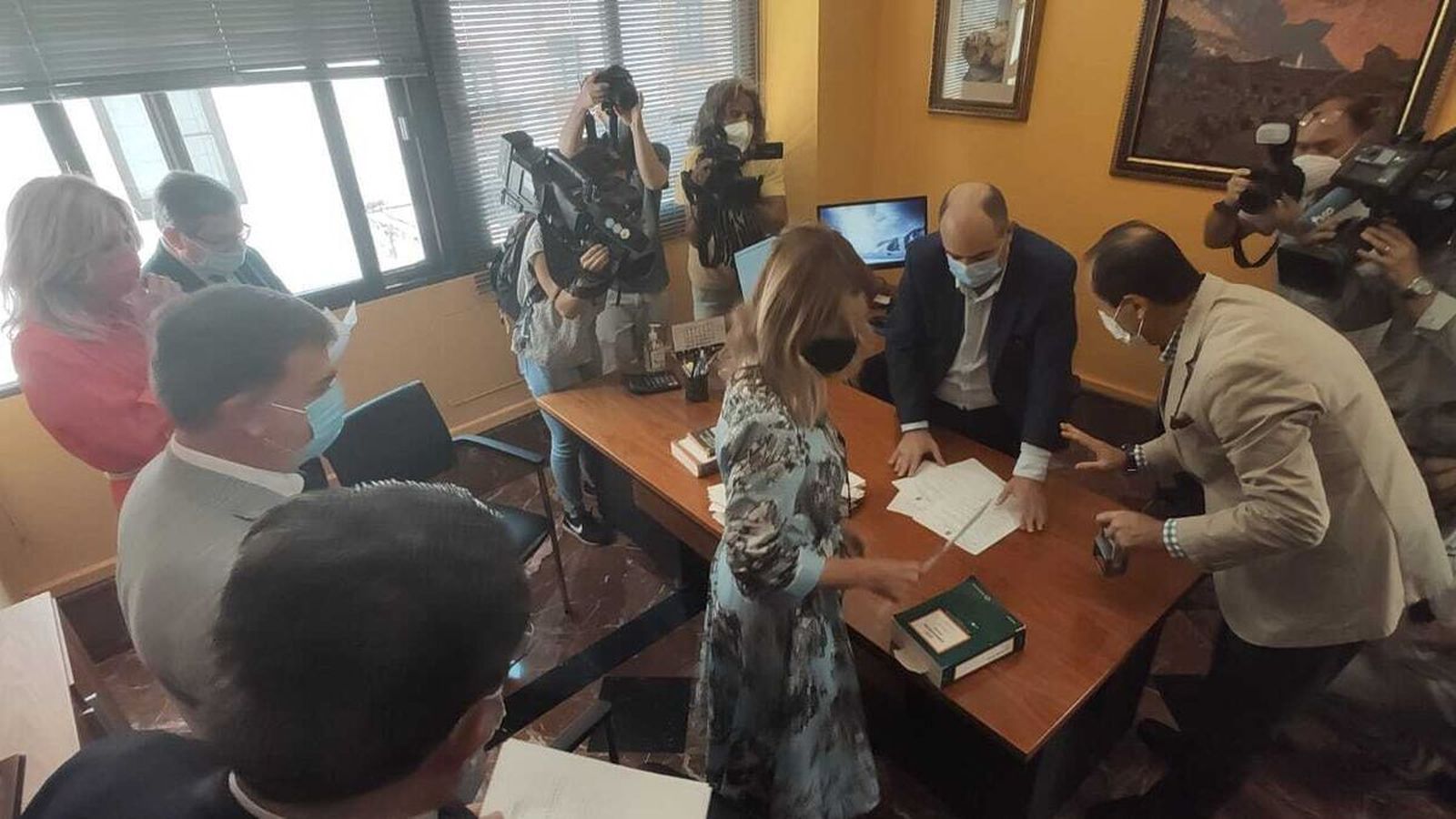 Un año de la 'espantá' del PP del Ayuntamiento de Granada en la mayor crisis política de la capital