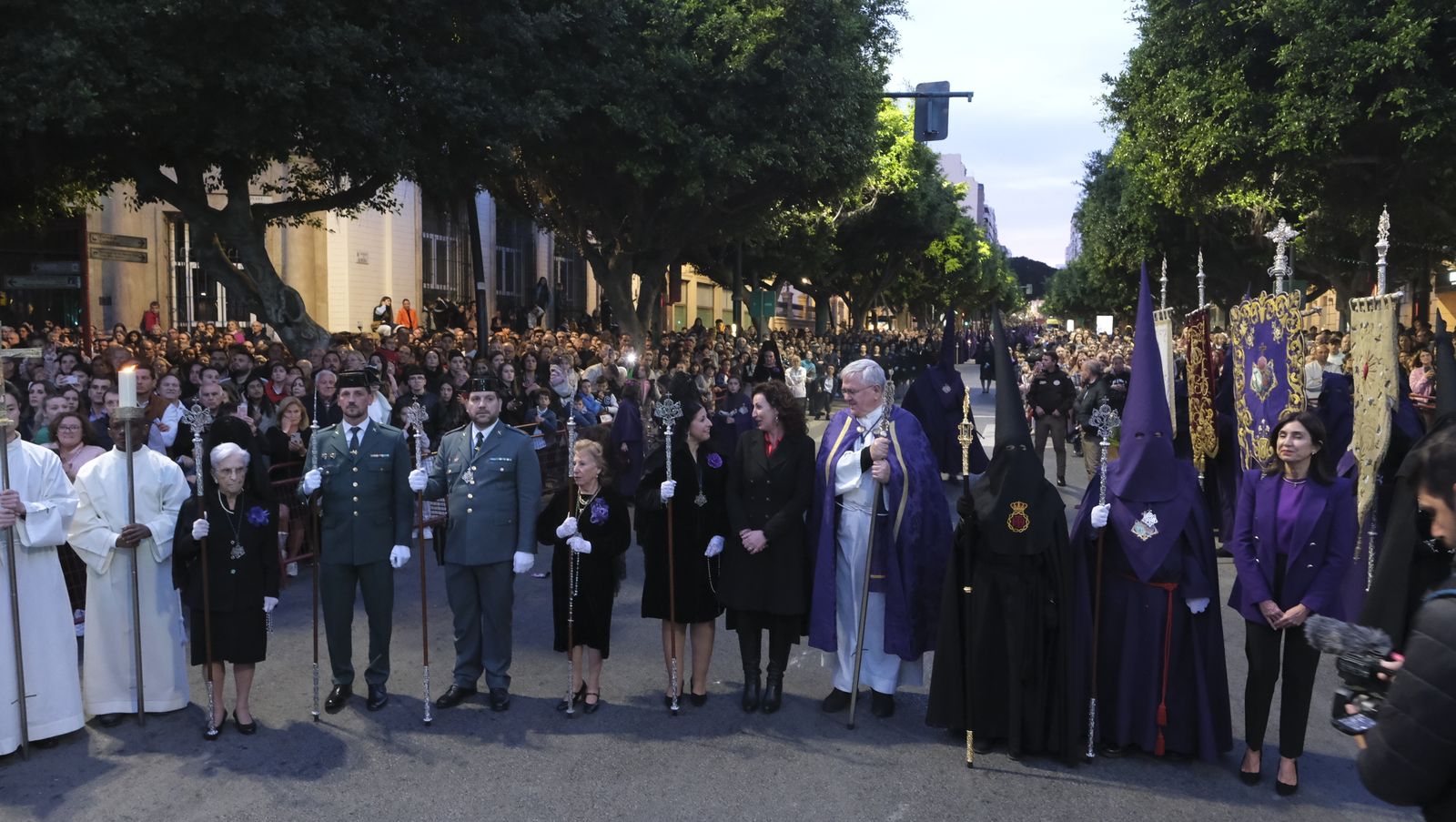 La procesión del Encuentro por las calles de Almería, en imágenes