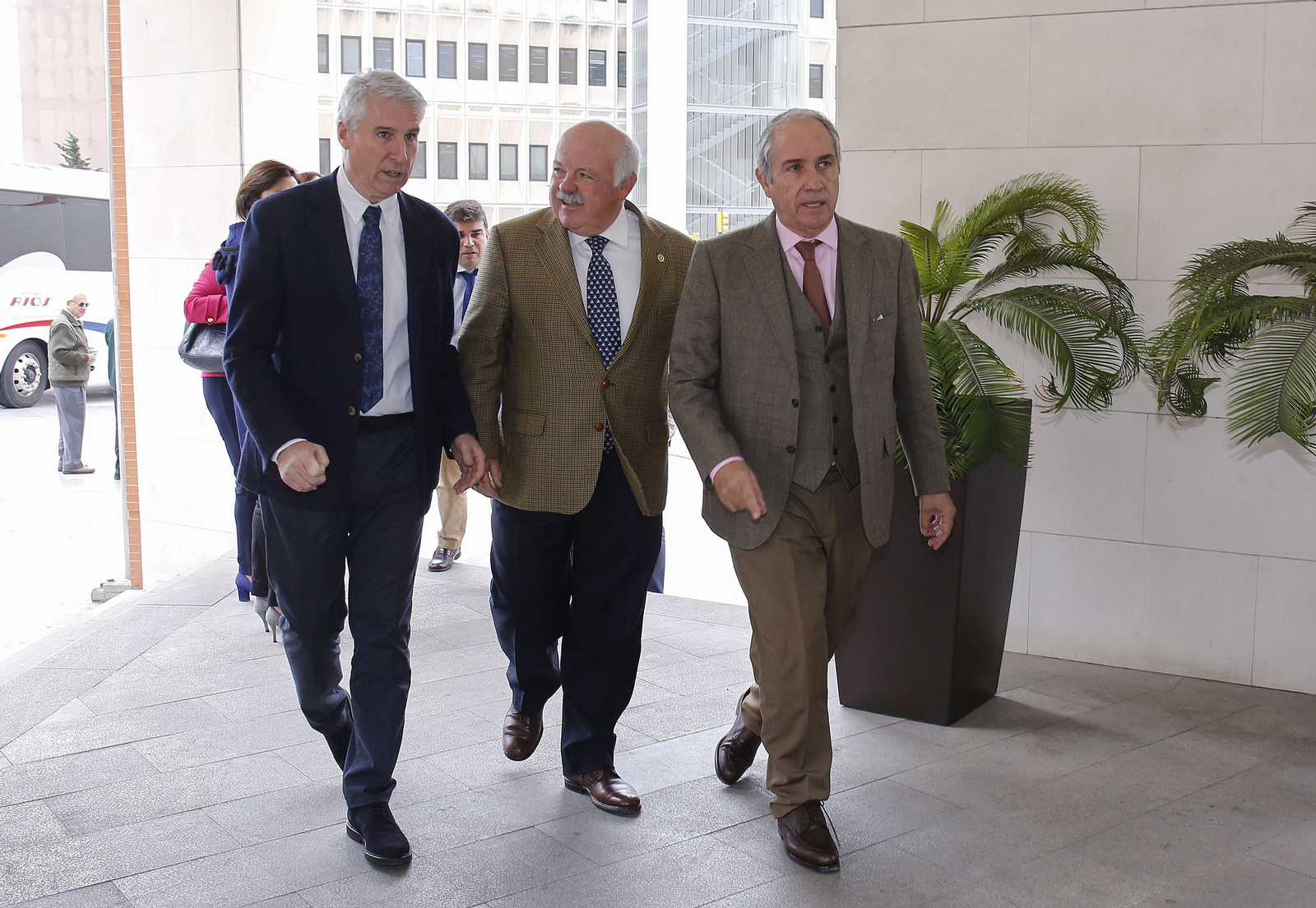 Las fotos del Foro Joly con el consejero de Salud, Jesús Aguirre