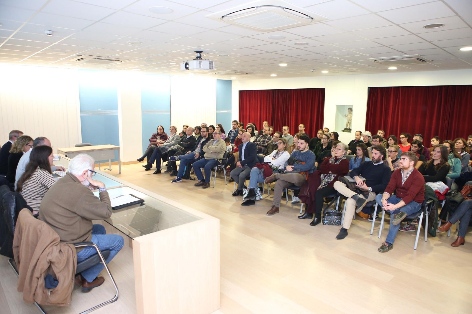 La presentación de la asociación tuvo lugar en la facultad de Bellas Artes.