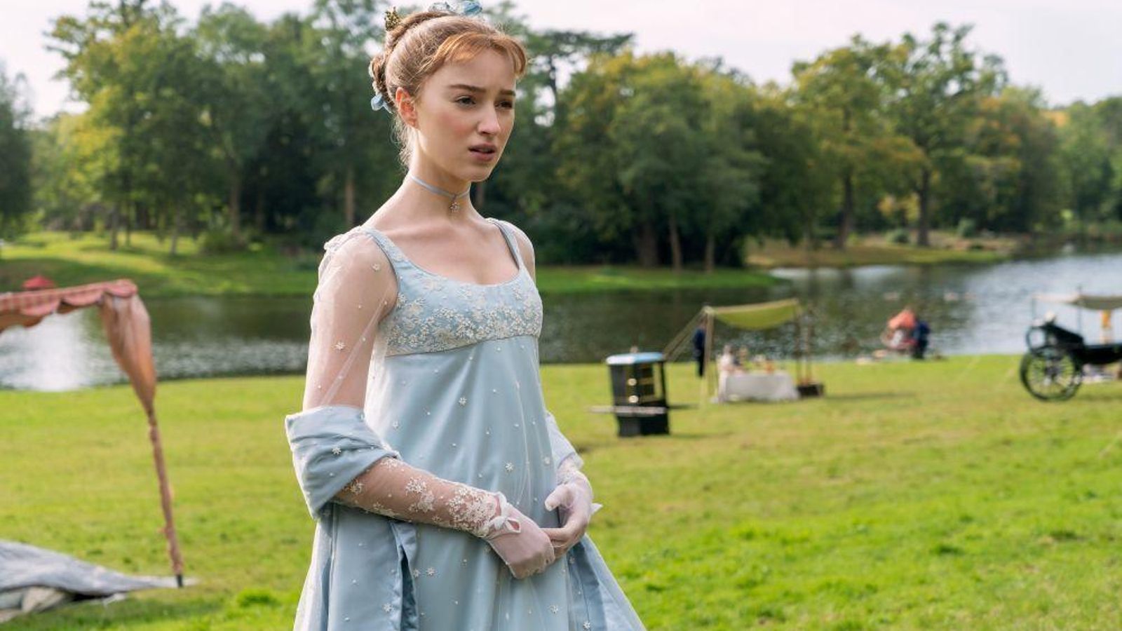 El vestido corte imperio, seña de identidad de la época de la Regencia británica.