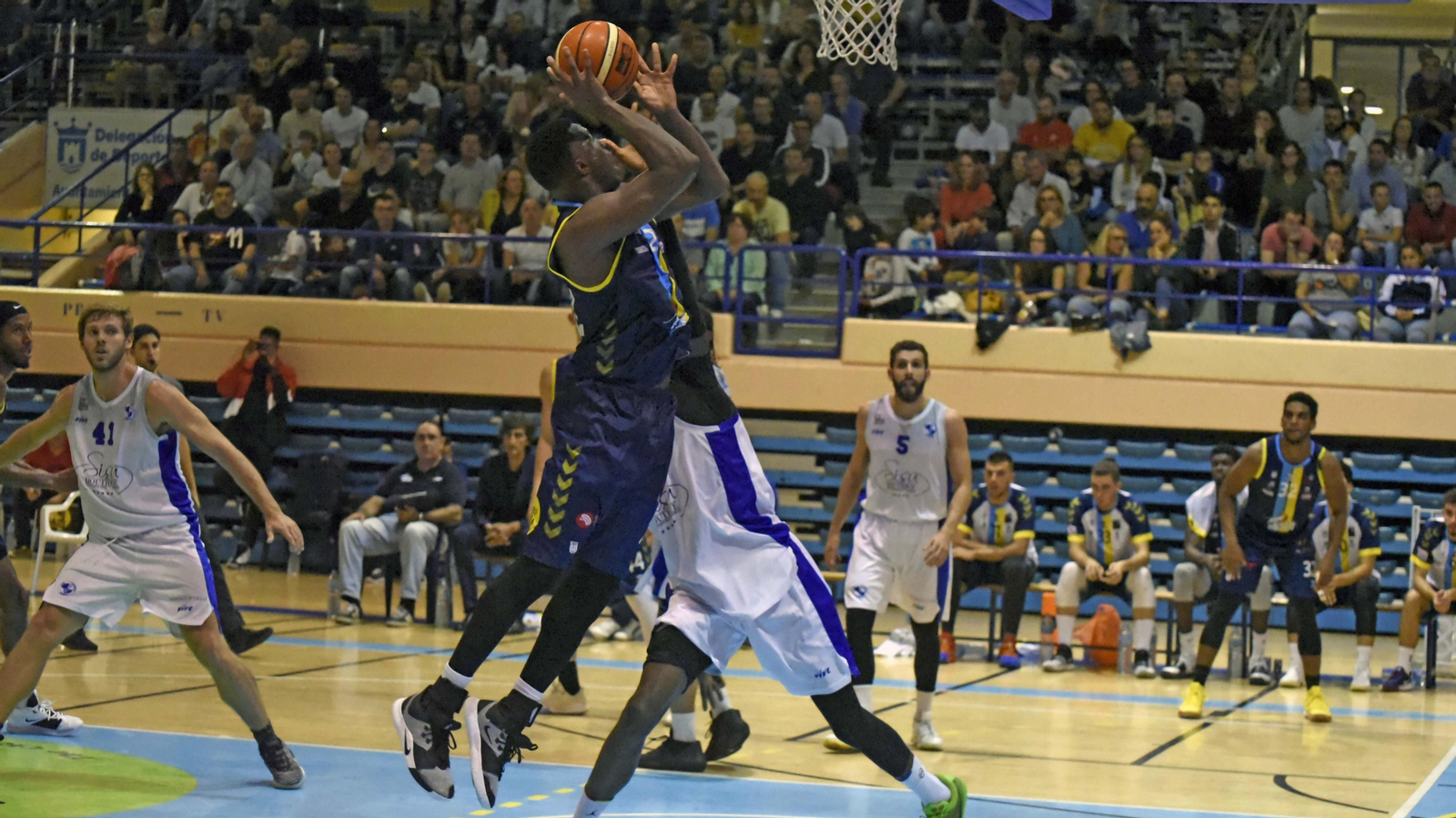 Las fotos del partido de baloncesto Udea Algeciras - Marbella