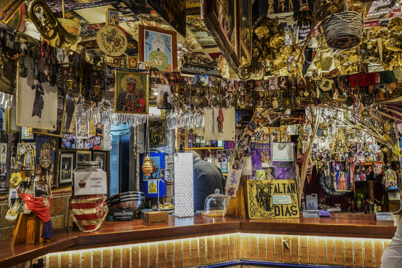 El Rincón Cofrade: el bar de Granada en el que puedes vivir la Semana Santa todo el año