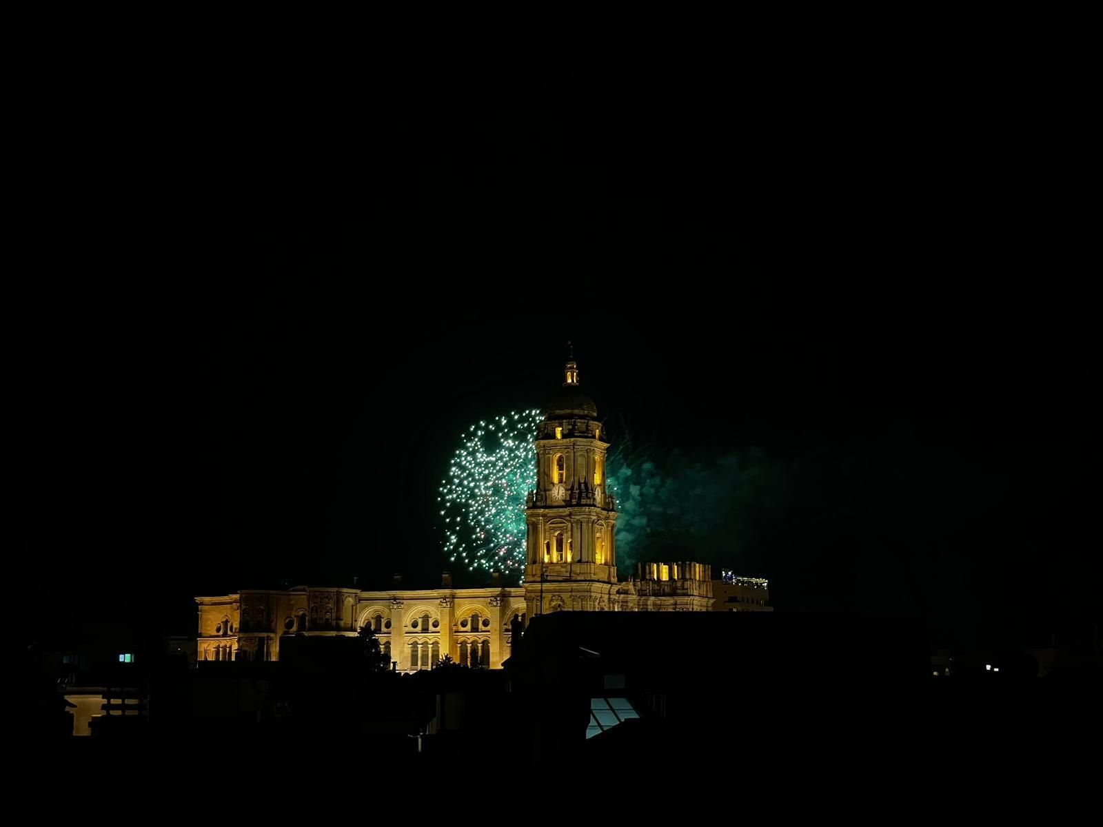 Málaga inaugura su Feria de agosto con el espectáculo de fuegos artificiales