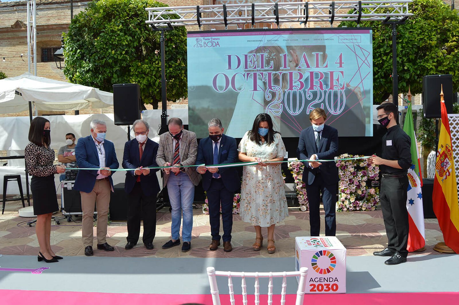 Representantes institucionales inauguran la nueva edición de Fuente Palmera de Boda.