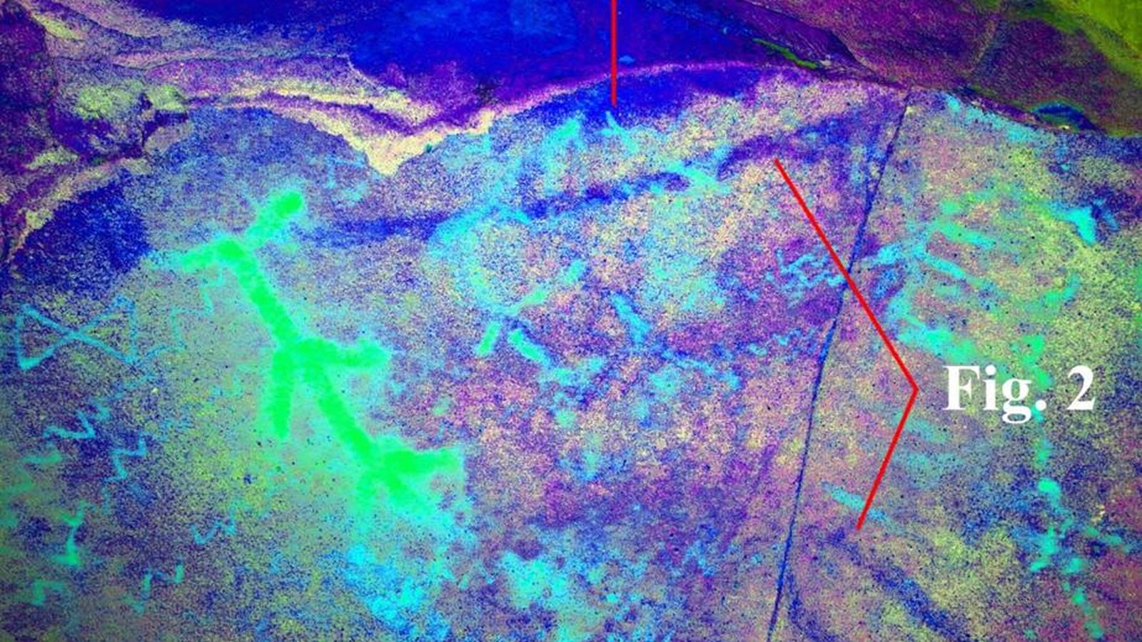 Trazos arcaicos en la cueva de las Palomas IV, Tarifa.