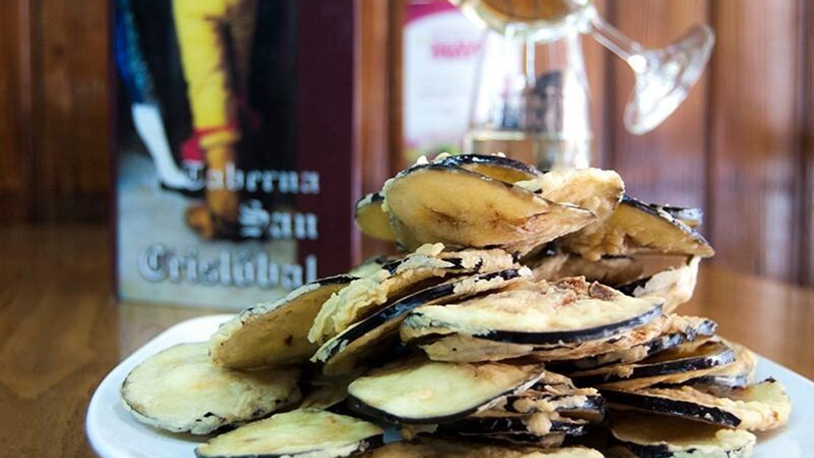 Las que hace José Luis Salcedo en Taberna San Cristóbal destacan por su punto crocante y una ligereza difícil de igualar