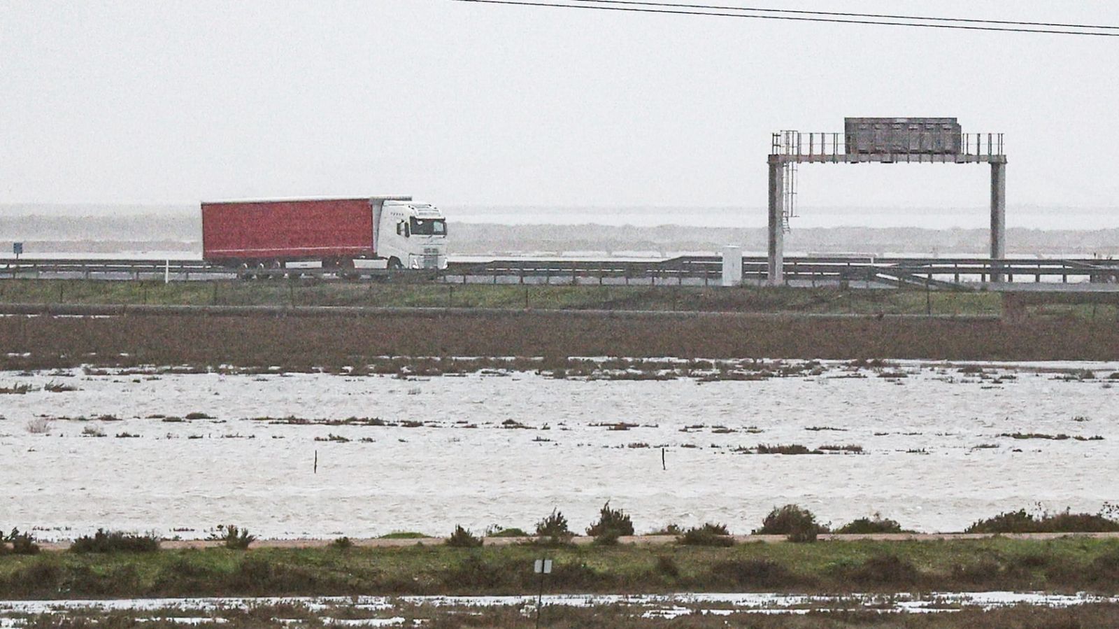 Imágenes de los principales destrozos provocados por la borrasca Leonardo en Cádiz
