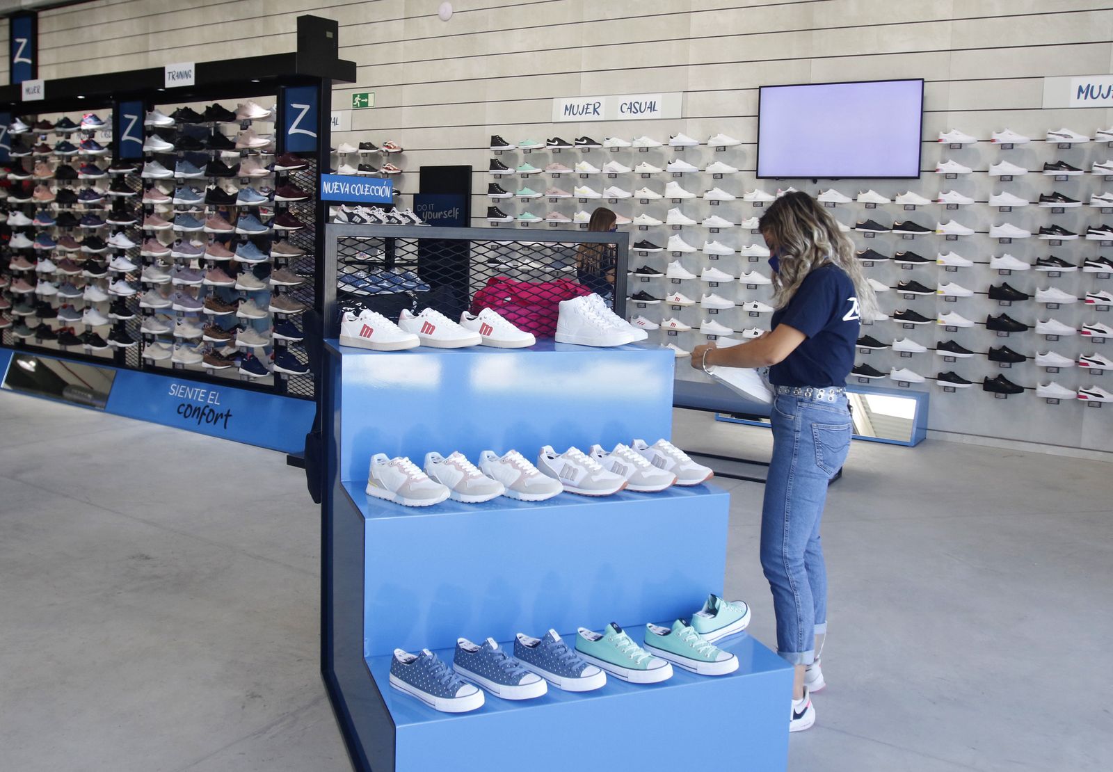 La apertura del parque comercial Los Patios de Azahara en Córdoba, en fofografías