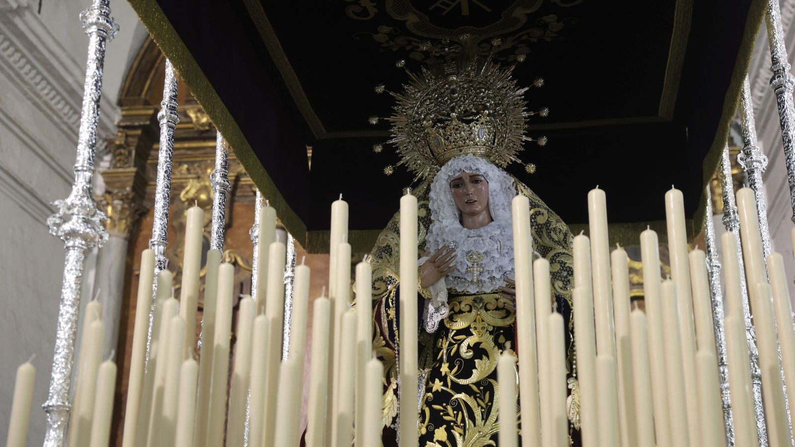Preparativos en las iglesias de Algeciras para la Magna Mariana, en imágenes