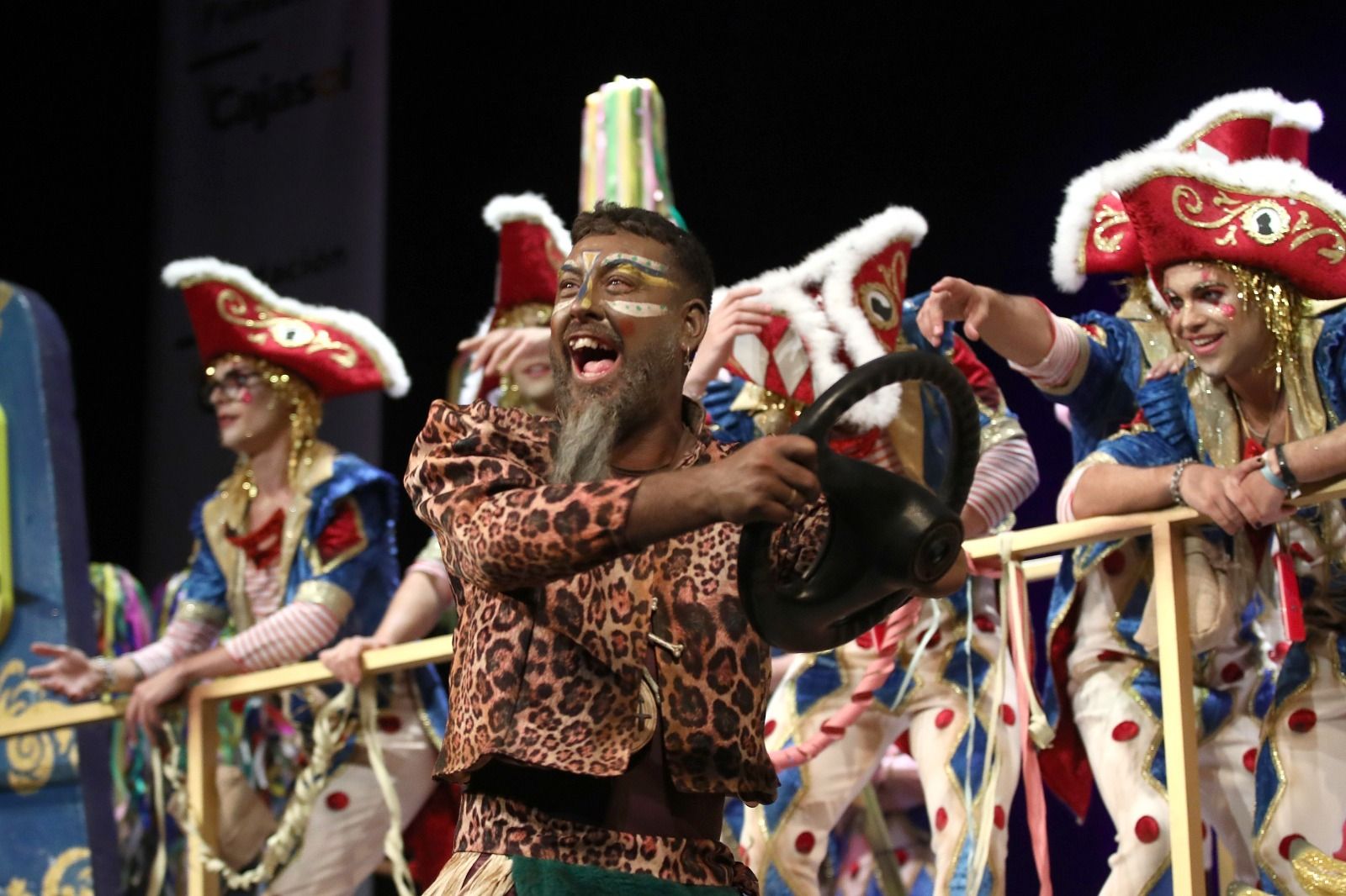José Antonio Molina haciendo un cameo con la comparsa 'Después de Cádiz, ni hablar'.