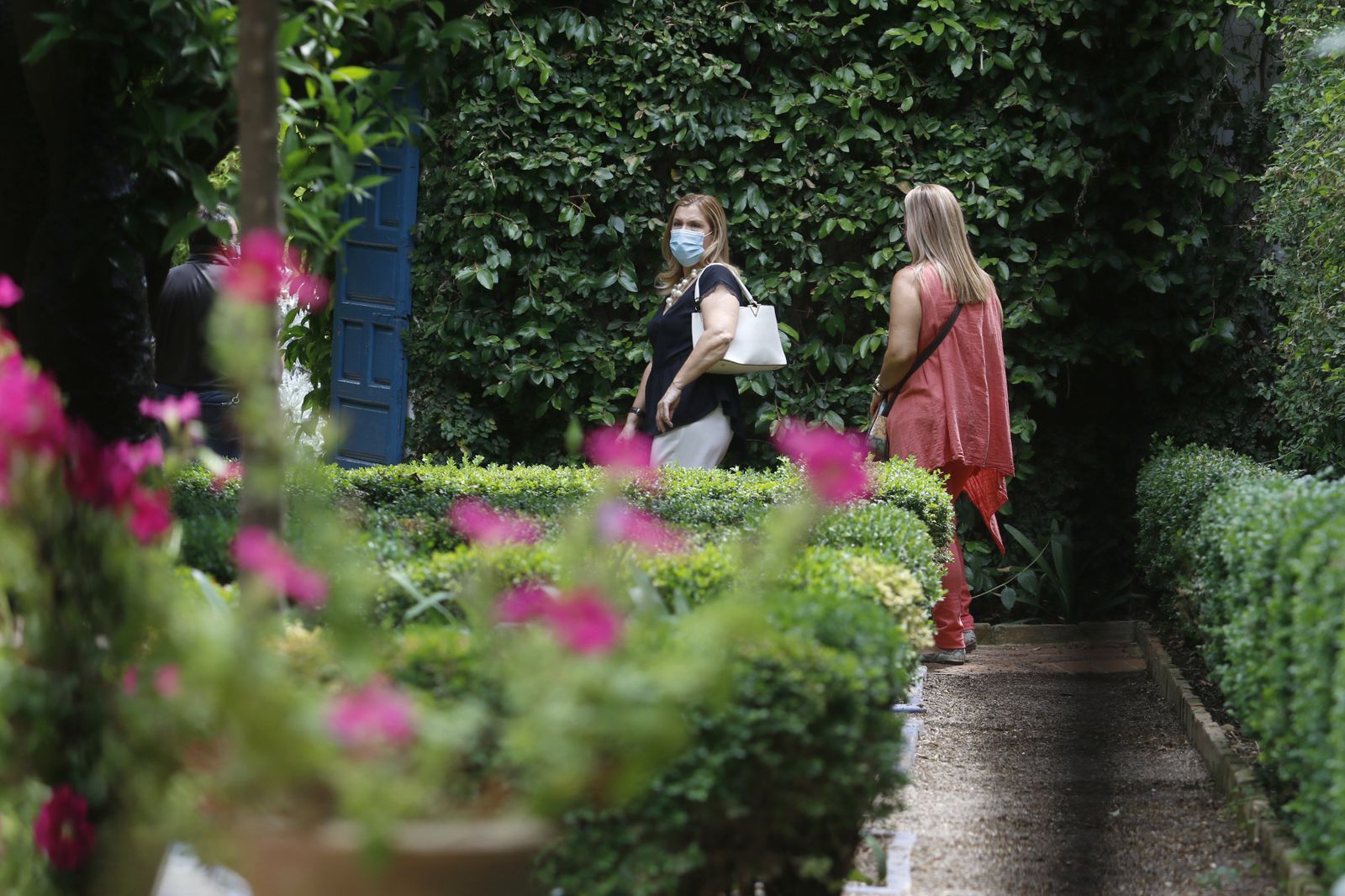 Las fotografías de los primeros paseos por el Palacio de Viana de Córdoba tras el confinamiento