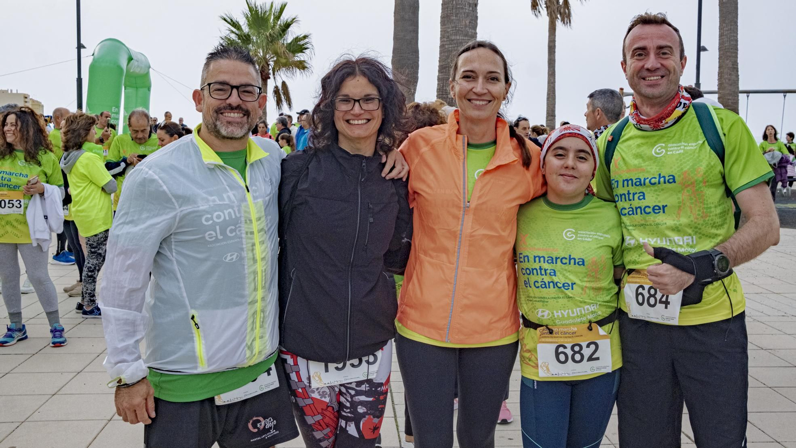 Búscate entre las fotos de la X carrera Cádiz en marcha contra el cáncer