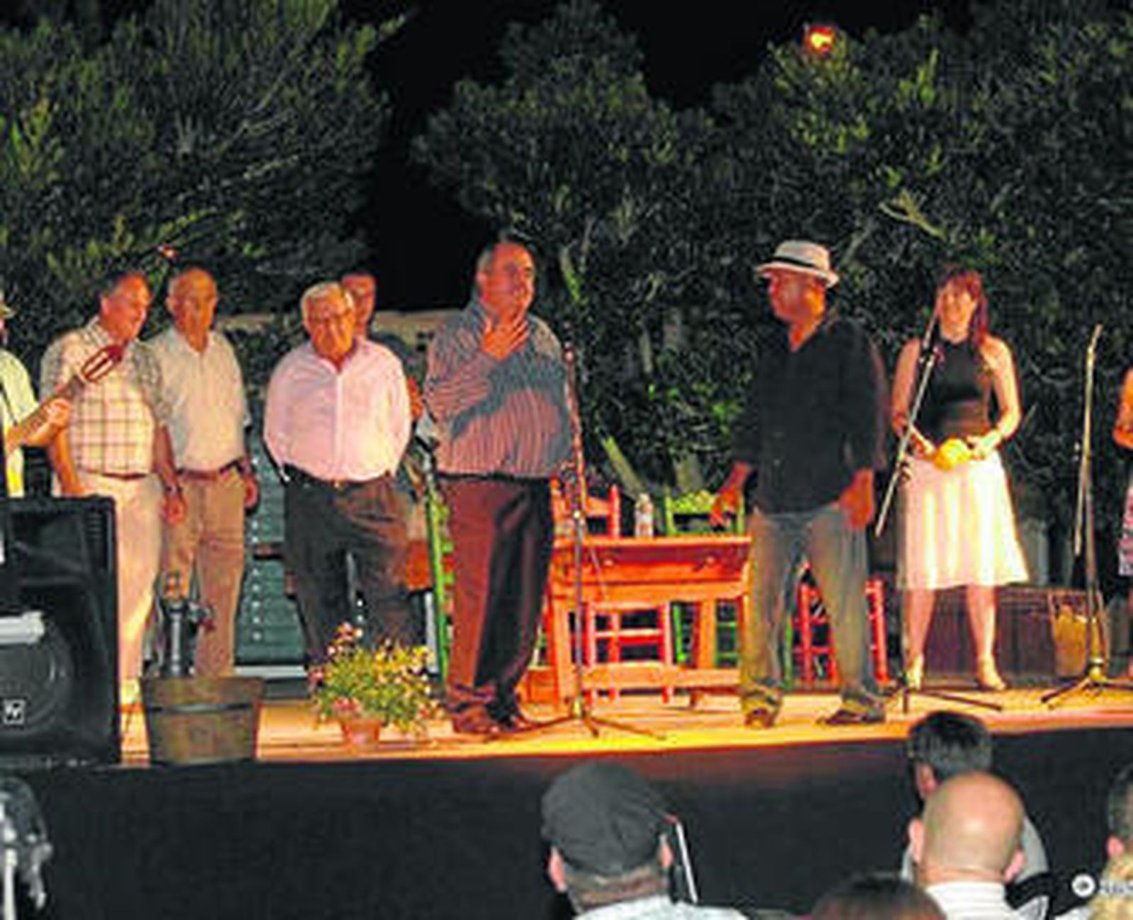 La velada de trovo fue interesante y entretenida.