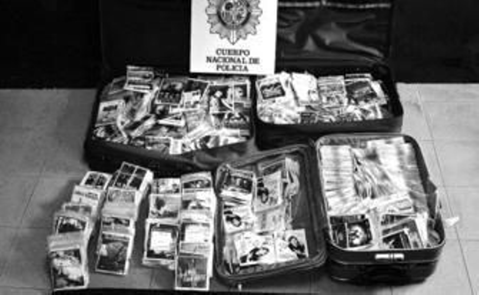 Parte del material encontrado por los investigadores.