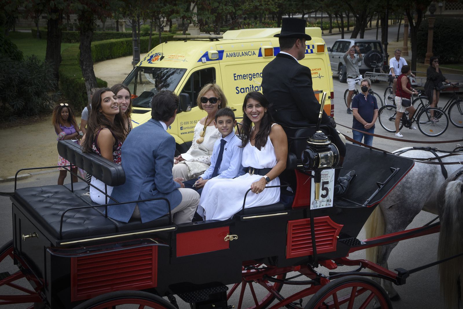 Exhibición de enganches y paseo de carruajes por el parque de María Luisa