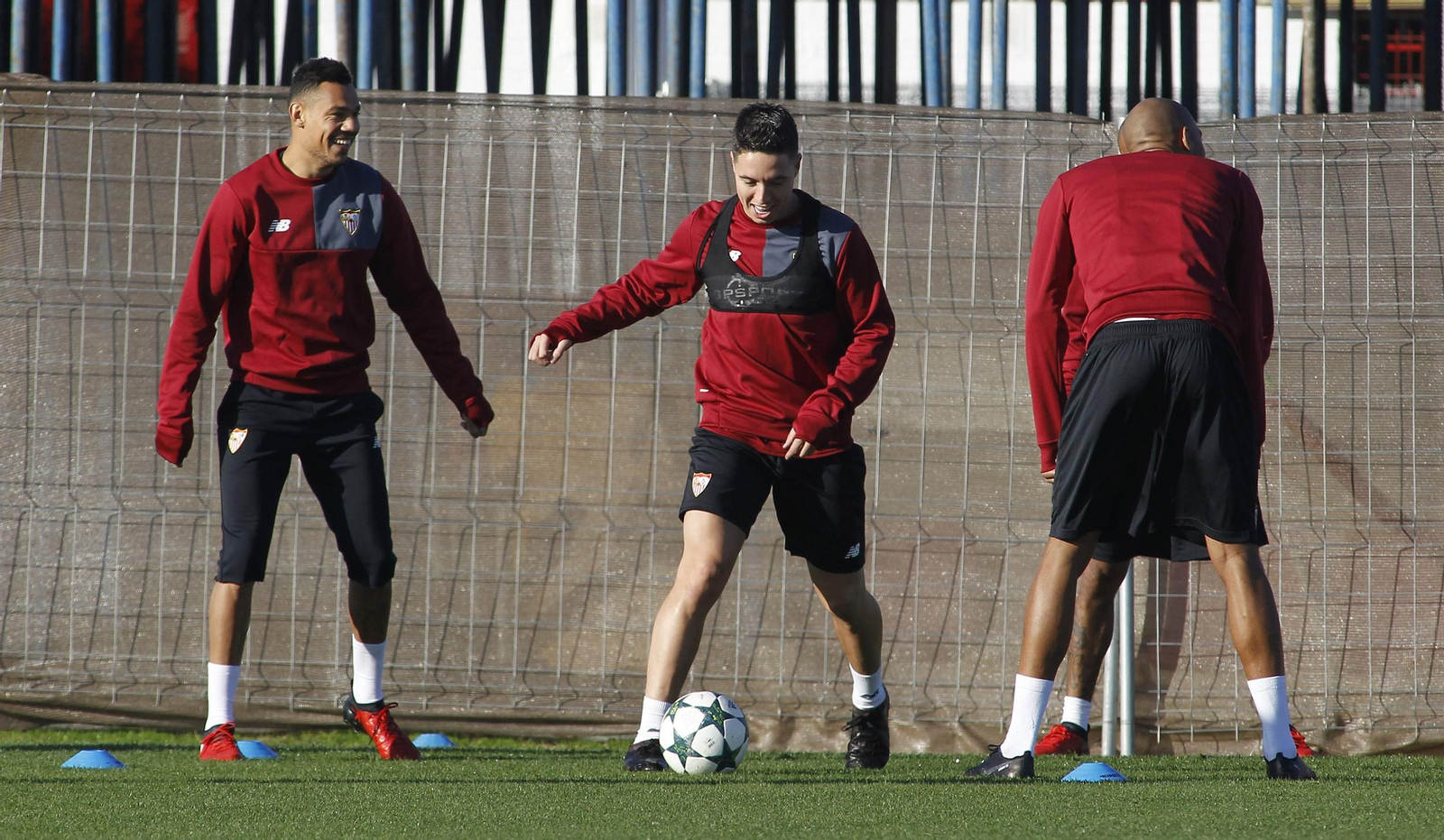 Nasri, durante el entrenamiento en la ciudad deportiva./Antonio Pizarro