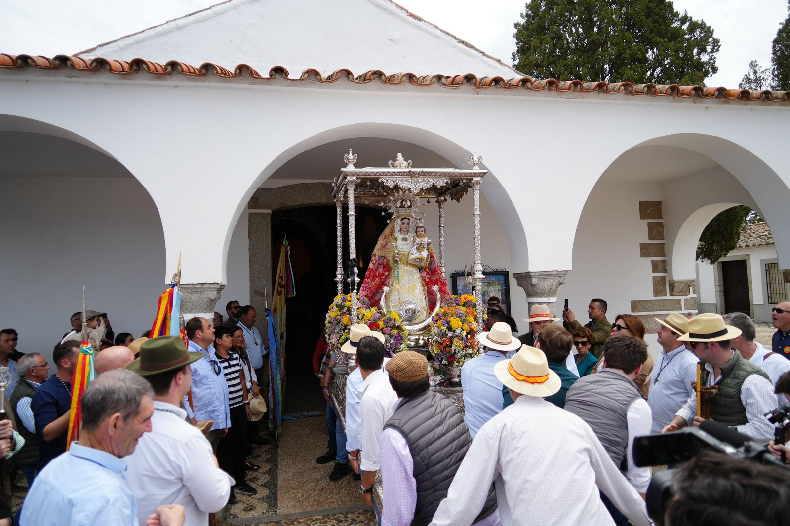 Las imágenes de la romería de la Virgen de Luna del Lunes de Pentecostés en Villanueva de Córdoba