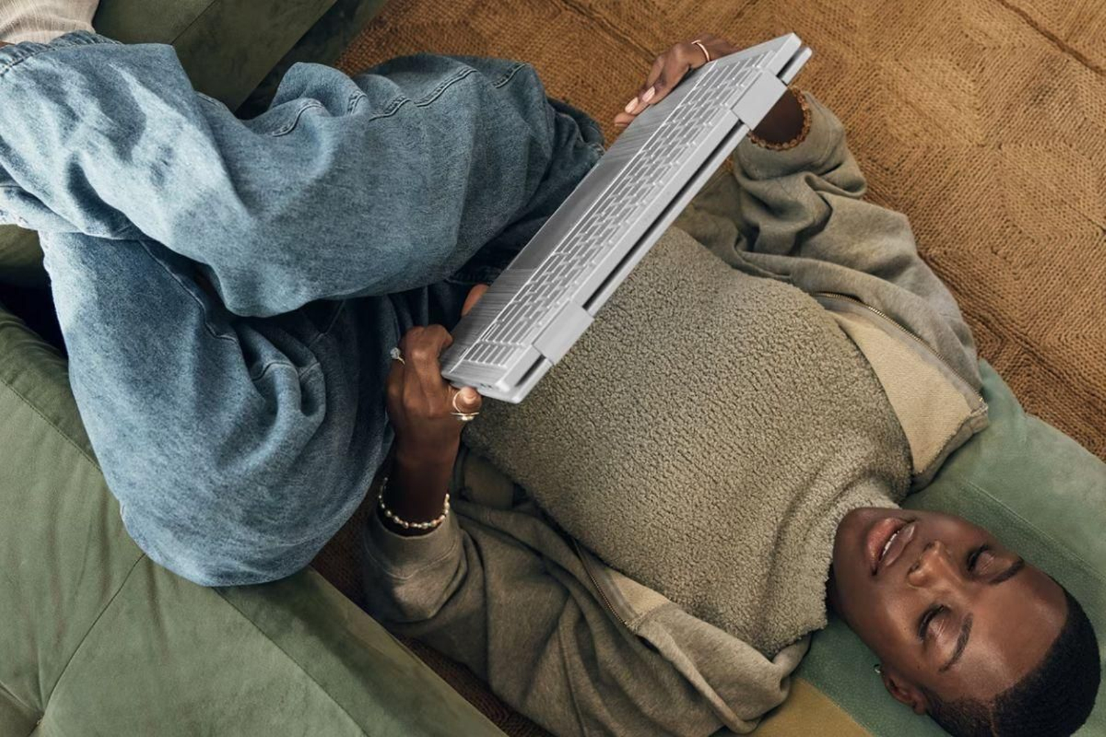 Ordenador o tablet? Despeja las dudas con un portátil táctil convertible de HP ¡por menos de 720€!