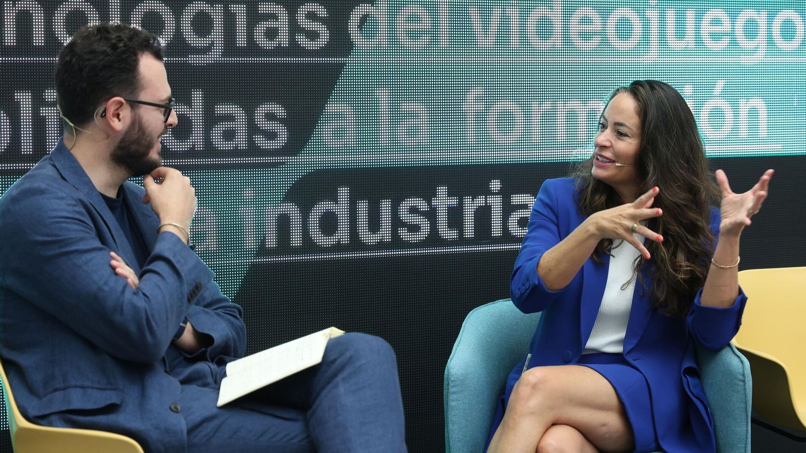 Pedrosa e Izquierdo durante la inauguración del acto. Pedrosa e Izquierdo durante la inauguración del acto.