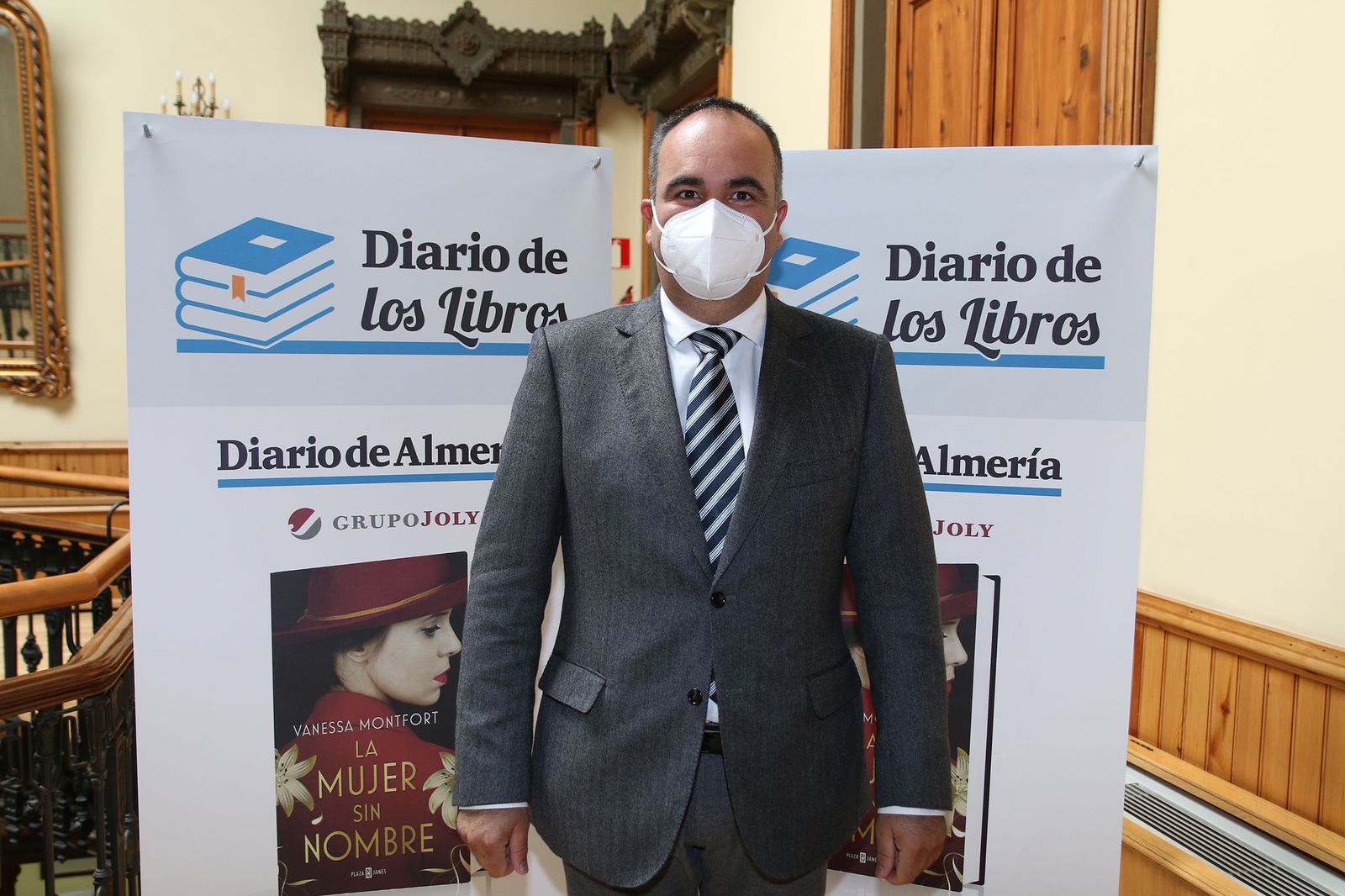 Fotogalería Diario de los Libros, con Vanessa Montfort y su obra 'La mujer sin nombre'