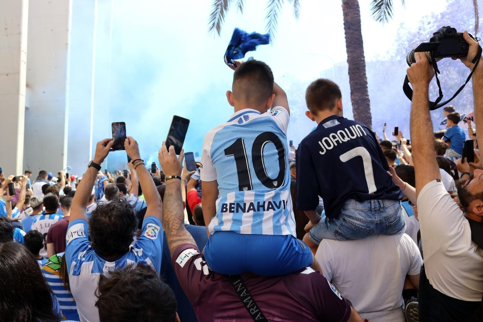 Las fotos del tremendo recibimiento de la afición al Málaga