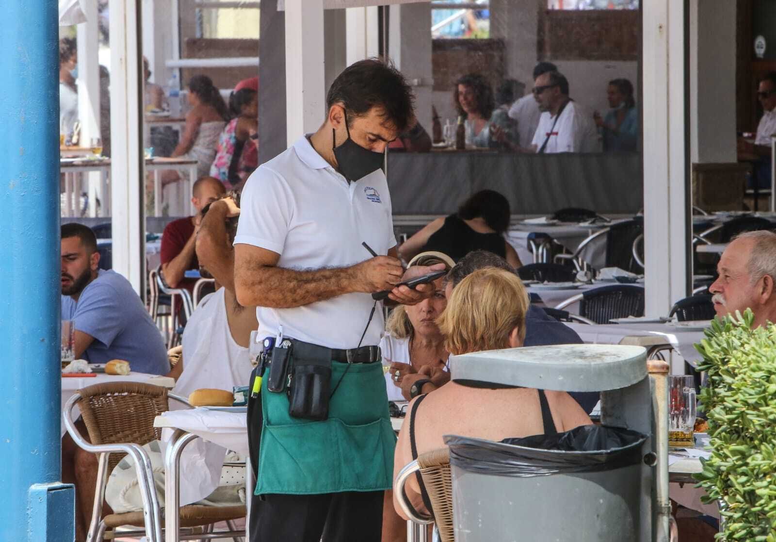 Actividad hostelera en Chiclana este pasado verano.