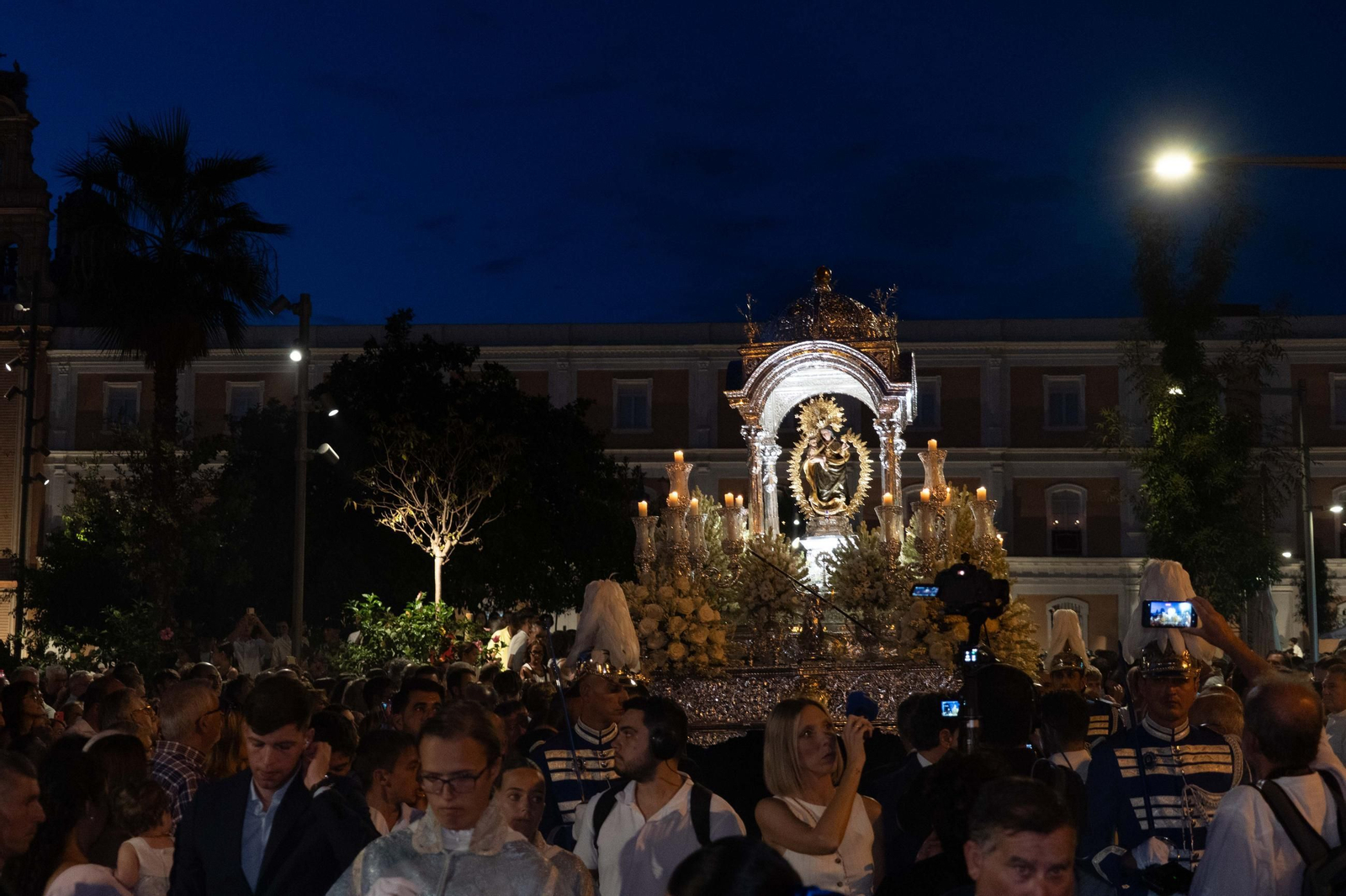 Imágenes del traslado de Nuestra Señora de la Cinta a la Parroquia Mayor de San Pedro