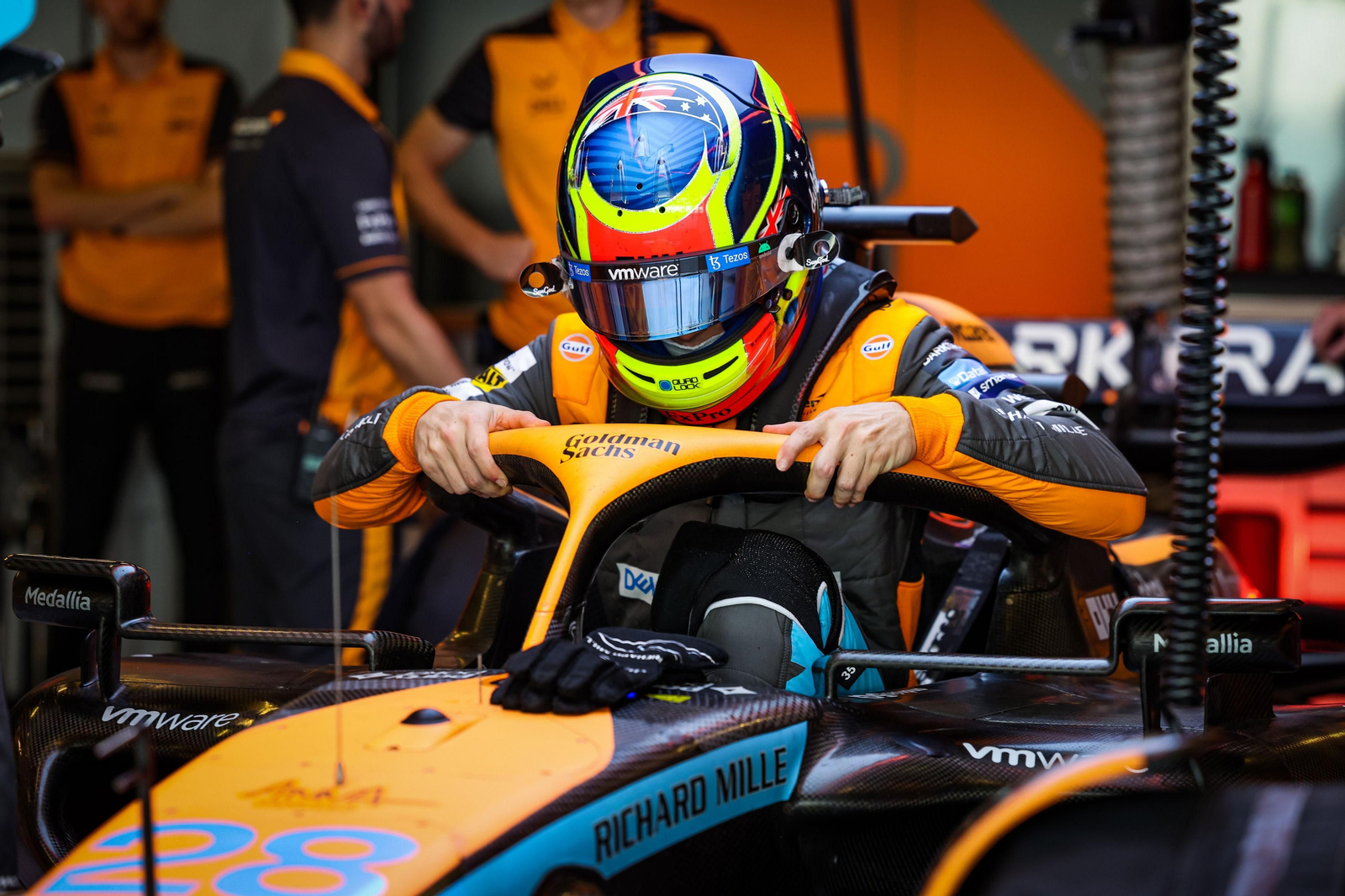 Las escuderías de  Fórmula uno se prueban tras el fin de temporada