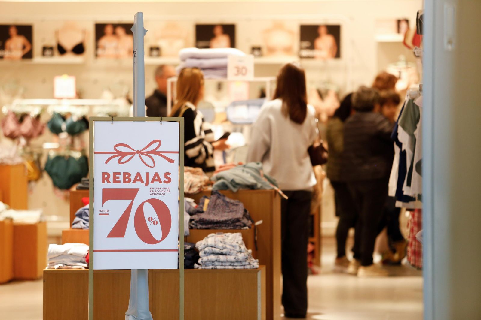 En imágenes, el inicio de las rebajas de enero en el Campo de Gibraltar