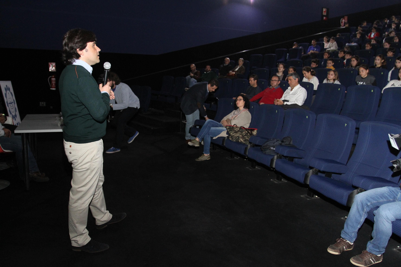 Presentación del documental 'La gran ola' en el colegio Funcadia