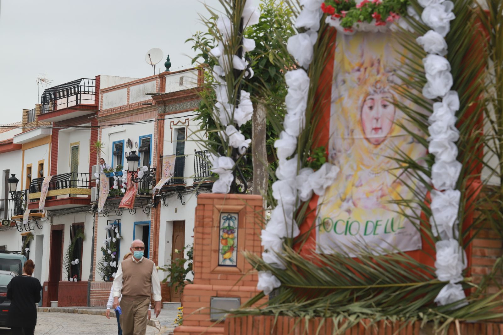 Imágenes de la jornada especial vivida en Almonte sin la procesión de la Virgen del Rocío