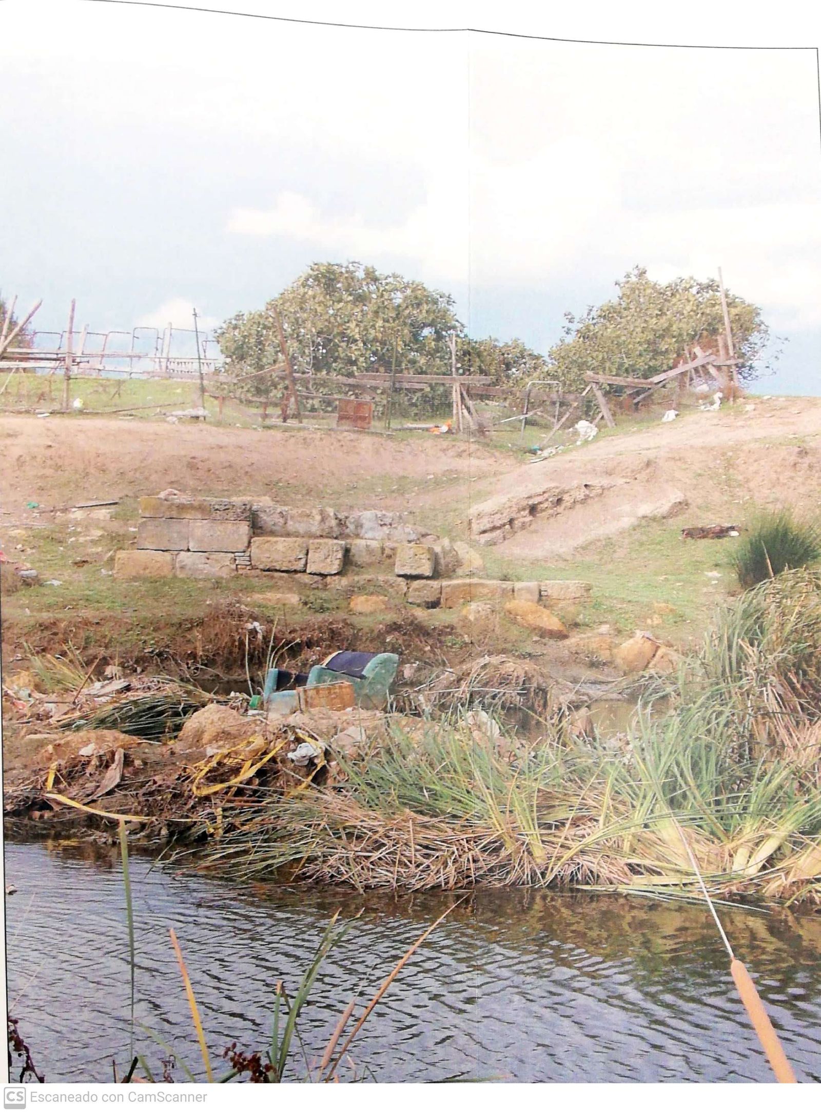 Restos del puente romano de la Horodada.