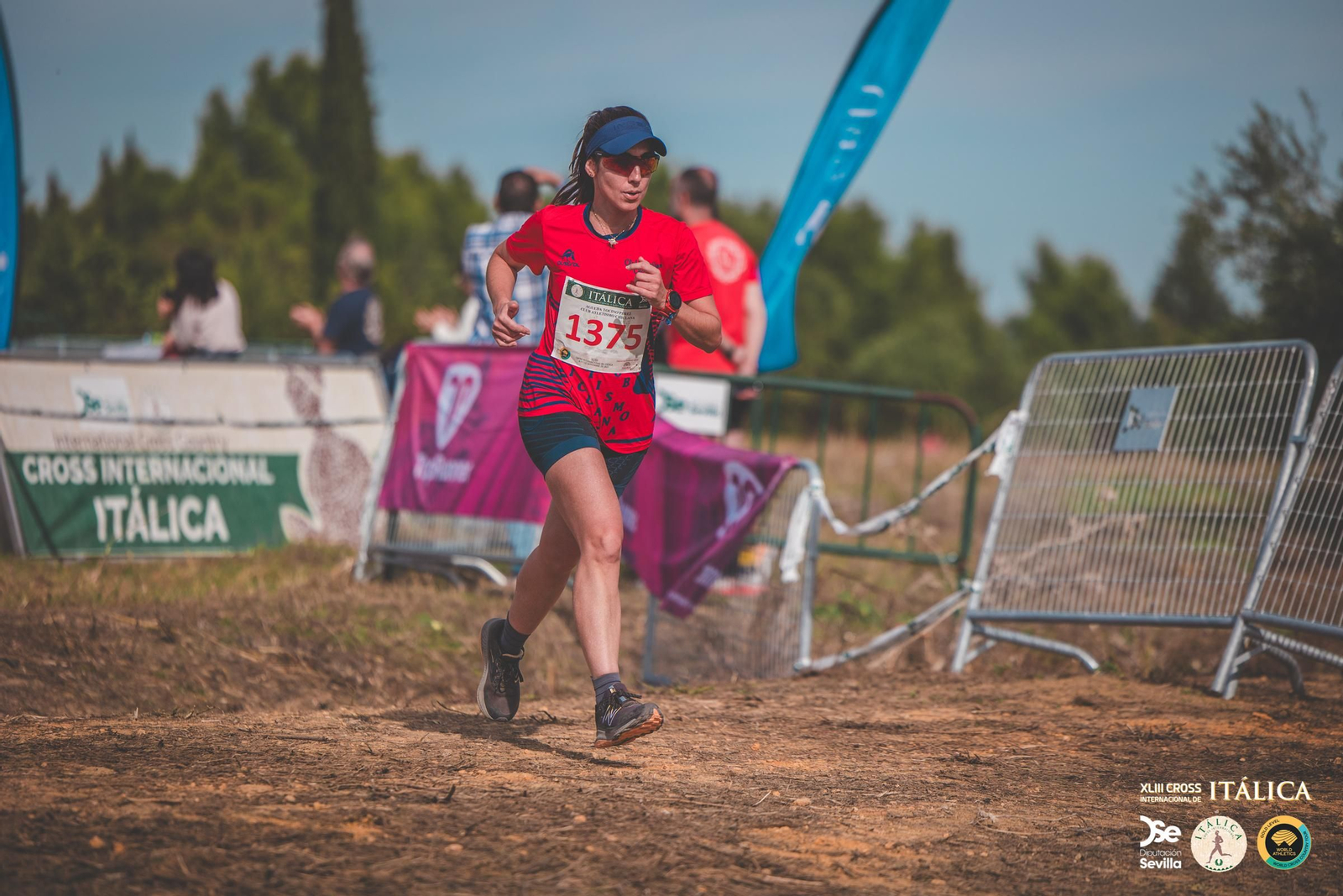 Búscate en las fotos del Cross de Itálica 2025 | 1