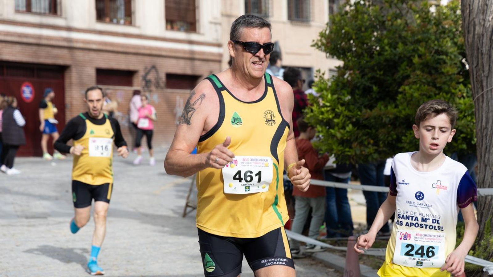 Más de 2.100 participantes corren para promover la salud en Jaén, en imágenes (1)