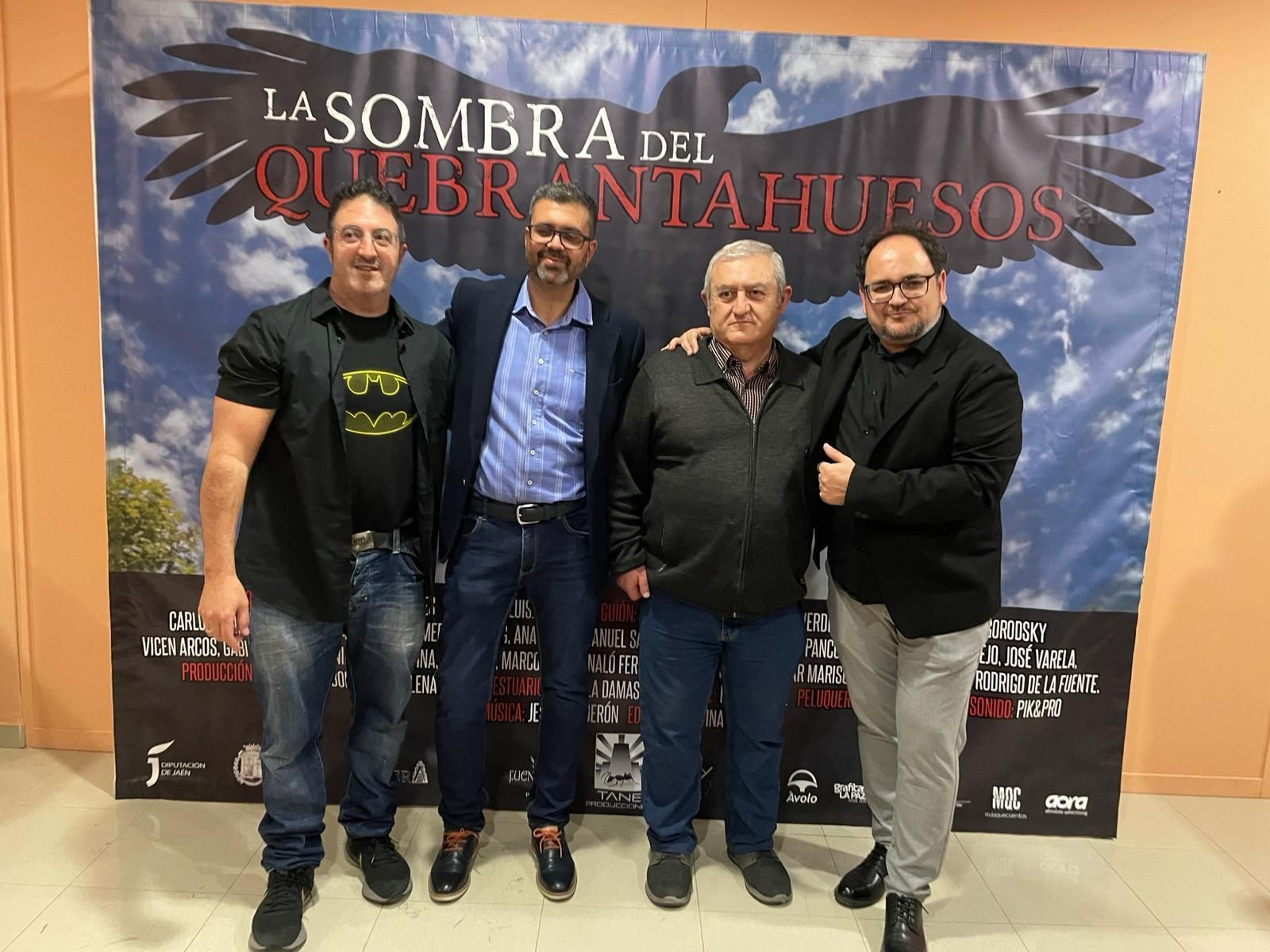 La alfombra roja del preestreno nacional, en Hornos, de la película "La sombra del quebrantahuesos"
