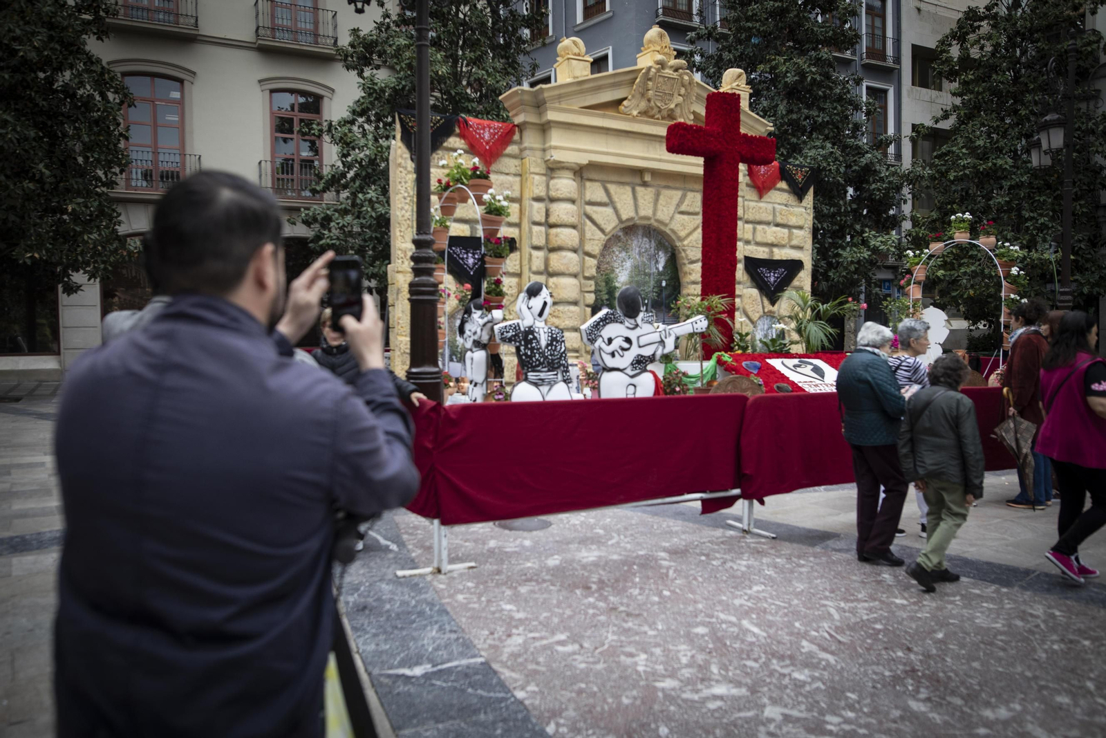 Imagen de la cruz de la Plaza del Carmen del año pasado.